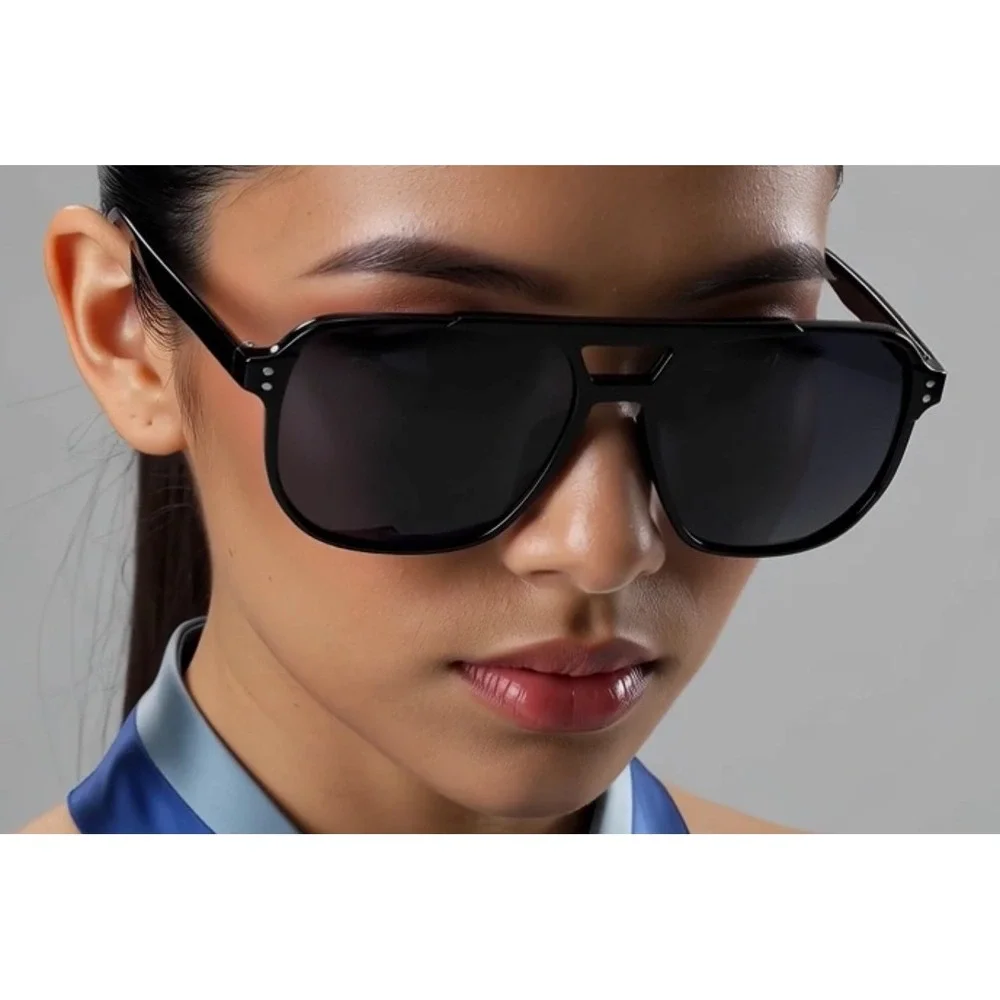 Women Sunglasses Black Frame Fashion Luxury Bold Comfortable Outfit Square Gafas